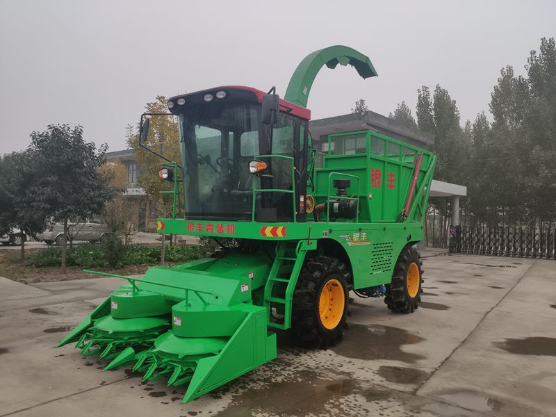 自走式四驅(qū)型玉米青儲機(jī)操作注意事項